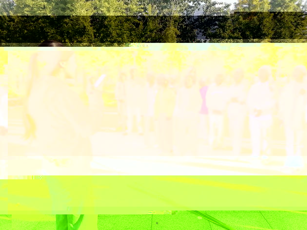 565B9